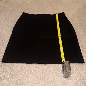 Banana Republic black pencil Skirt. Size 12.